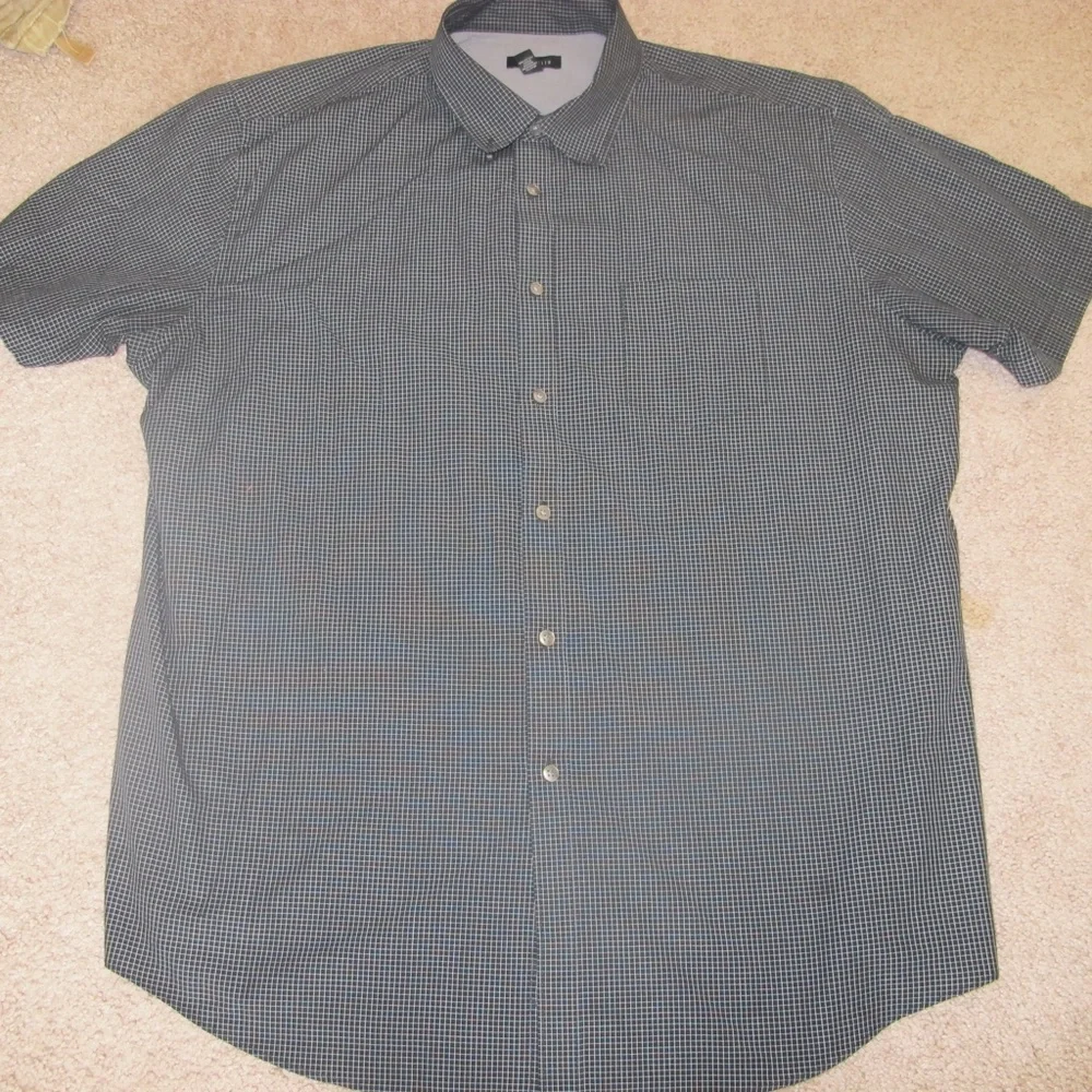 Van Heusen Men's Dress Shirt checkered Black Size 17-17.5 XL  GUC - Picture 4 of 4